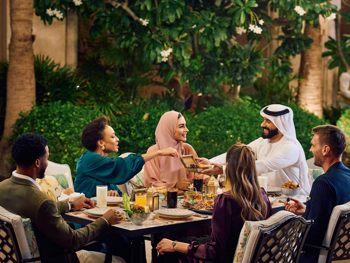 Ramadan_Al-Qasr_Arab-Dinner-Table_1